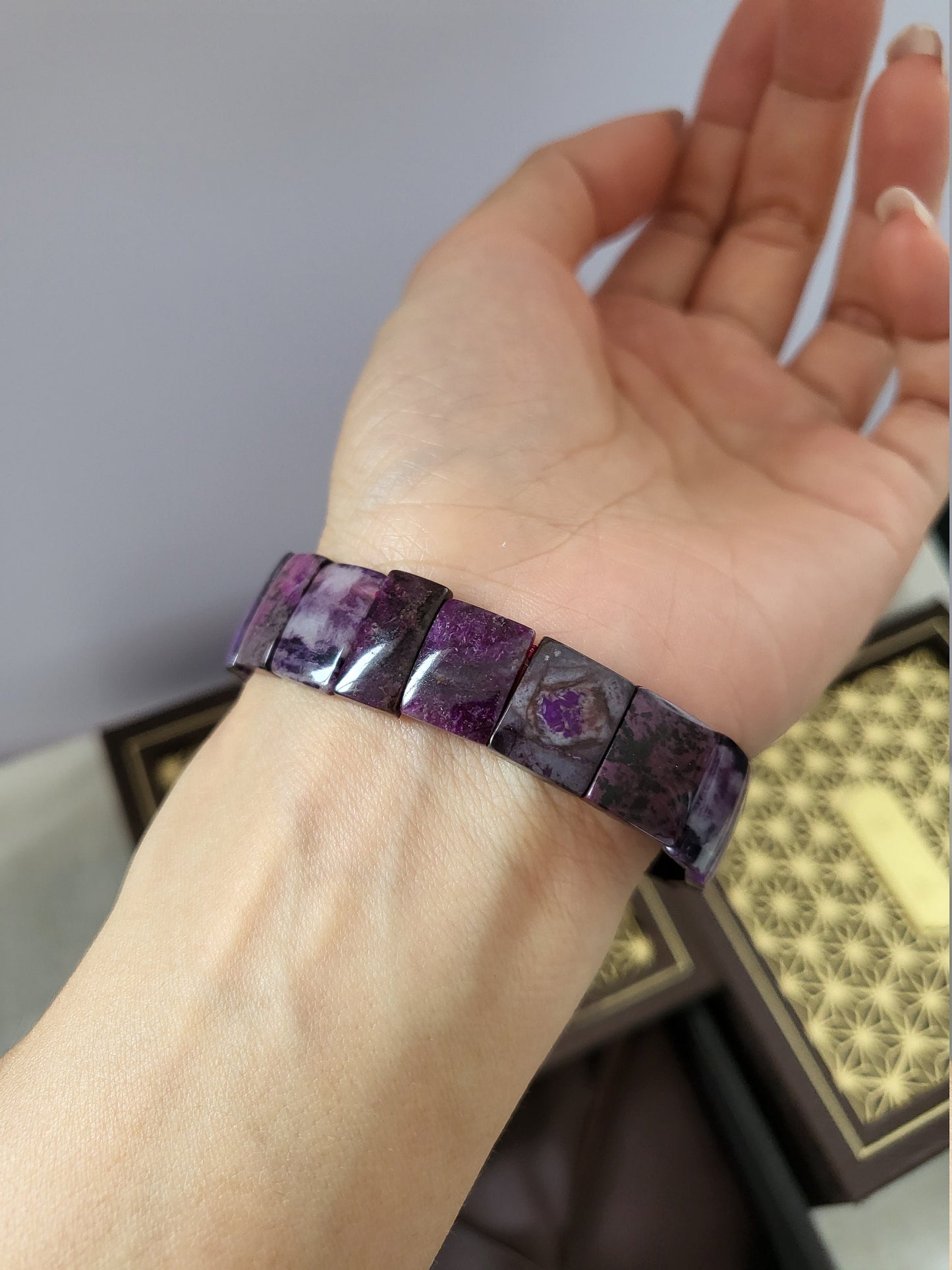 Natural High Quality Smooth Reddish Royal Purple Sugilite Flat Stone Elastic Bracelet