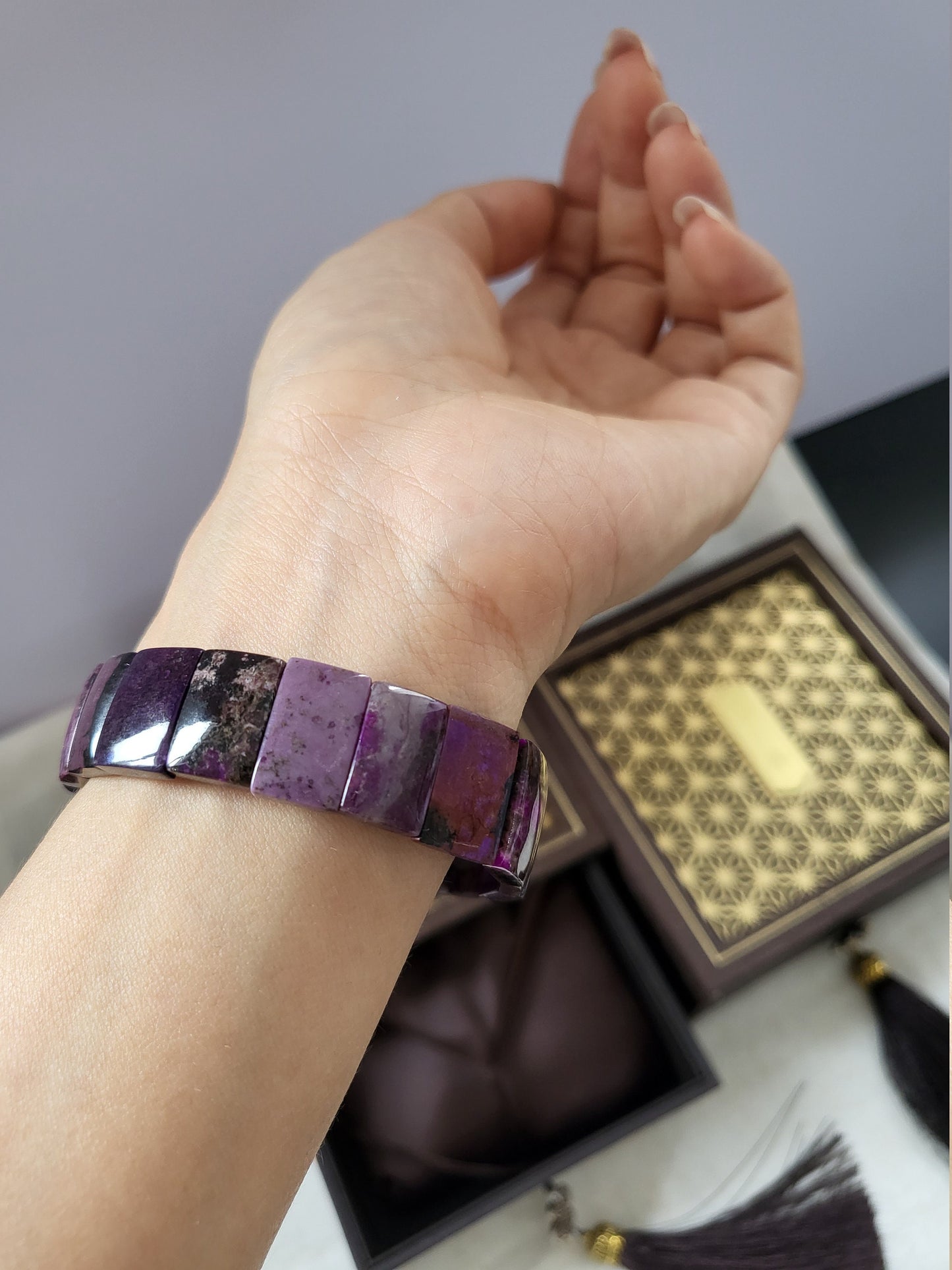 Natural High Quality Smooth Reddish Royal Purple Sugilite Flat Stone Elastic Bracelet