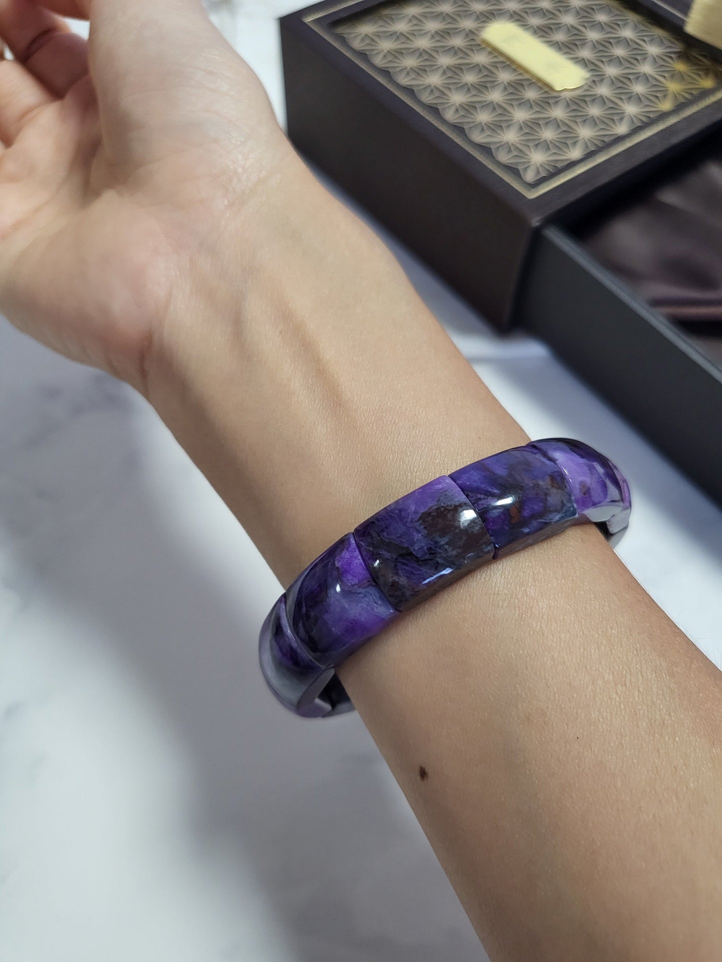 Natural Sugilite Premium Quality Royal purple flat stone elastic bangle-like bracelet
