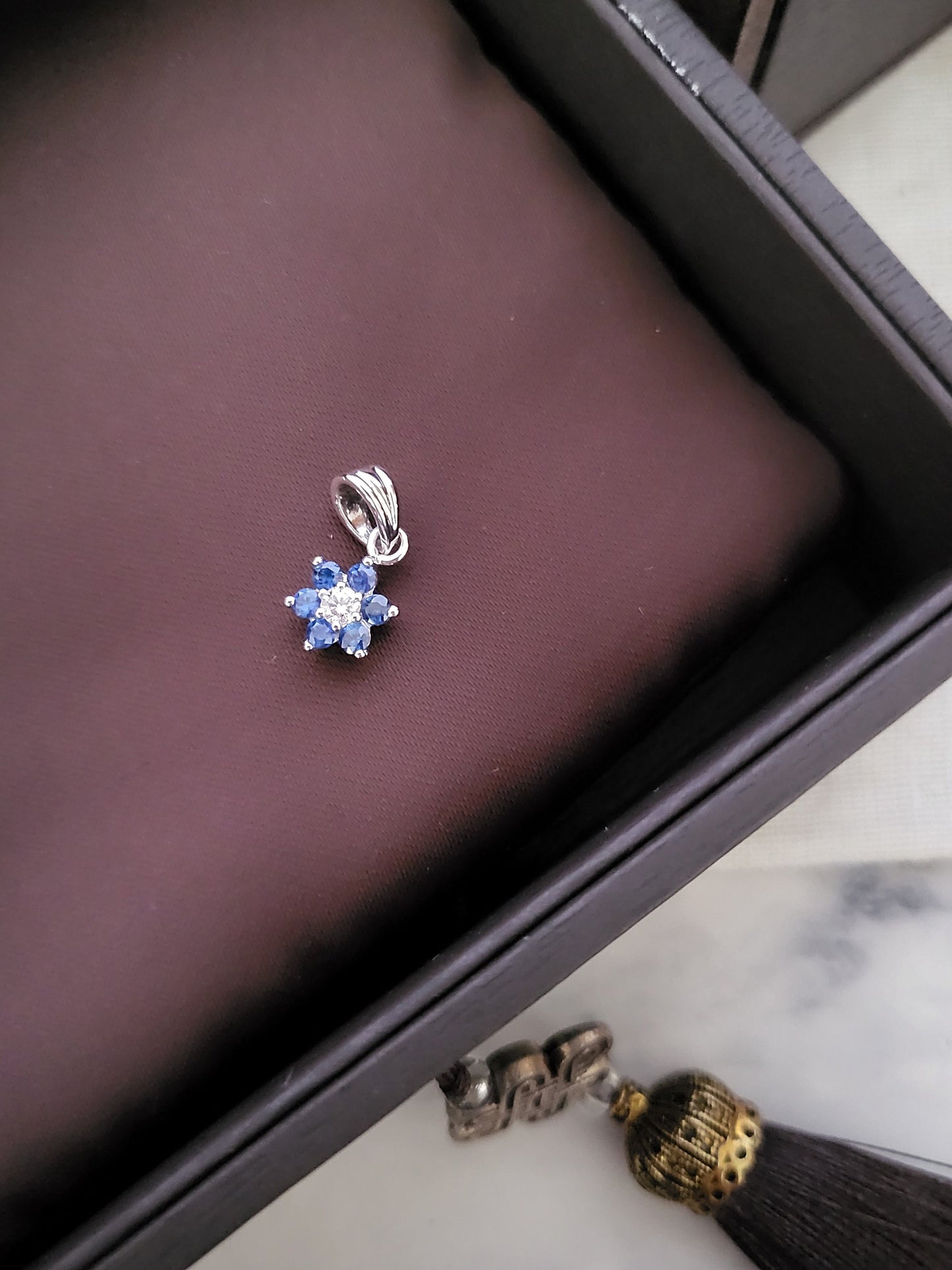 Natural Blue Sapphire 9K Solid White Gold with Diamond Pendant Rare Gemstone