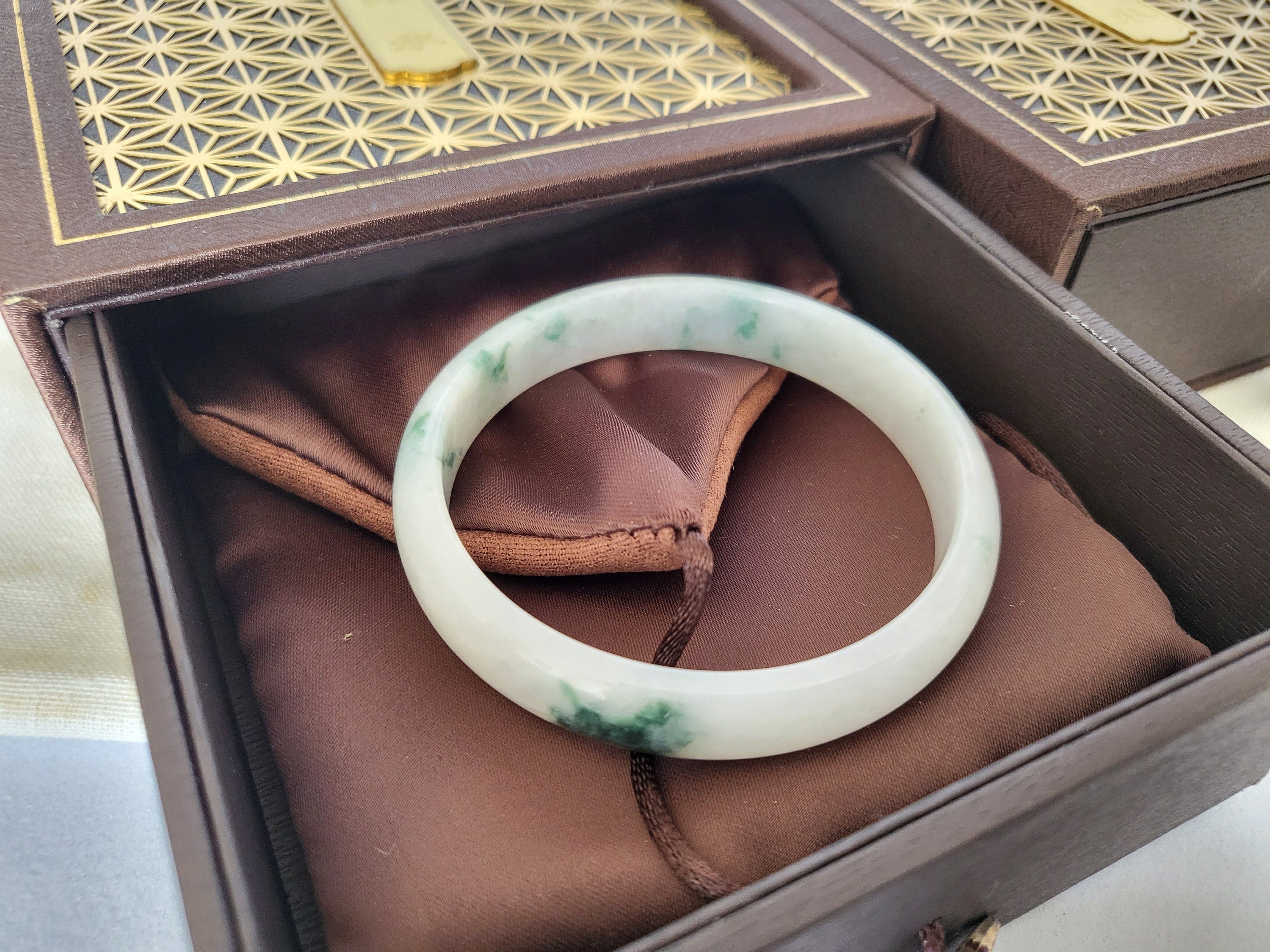 55mm Jadeite Grade A Bangle Natural Burma Jade Green with White Flower [PINE WINTERLAND COLLECTION]